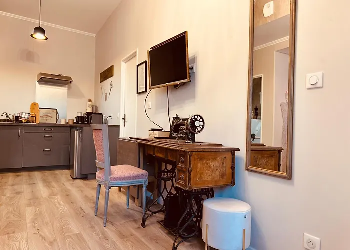 Le Tailleur, Centre Historique, Fibre, Climatisation, Ess, Rez-De-Chaussee, Bedinshop